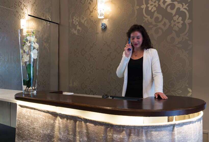 בית מלון כפרי The Originals Boutique, Grand Hôtel Saintpierre, Aurillac