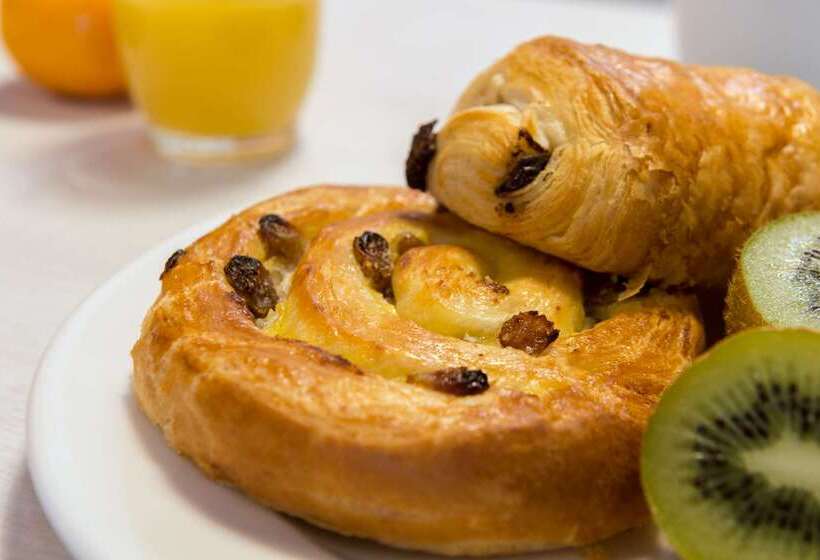 בית מלון כפרי The Originals Boutique, Grand Hôtel Saintpierre, Aurillac