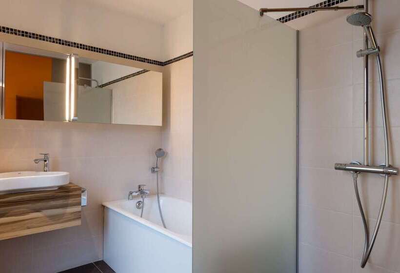 בית מלון כפרי The Originals Boutique, Grand Hôtel Saintpierre, Aurillac