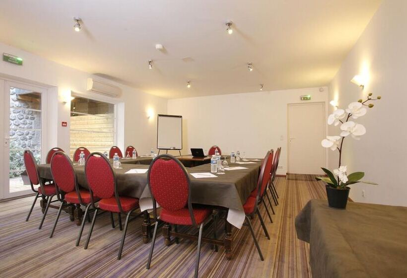 בית מלון כפרי The Originals Boutique, Grand Hôtel Saintpierre, Aurillac