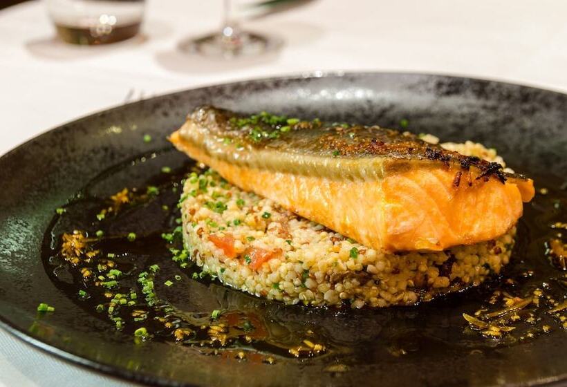 בית מלון כפרי The Originals Boutique, Grand Hôtel Saintpierre, Aurillac