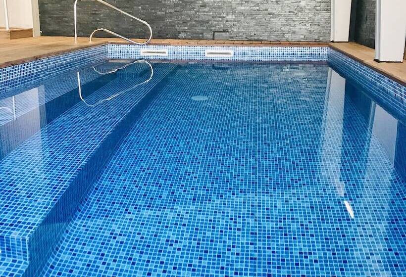 בית מלון כפרי The Originals Boutique, Grand Hôtel Saintpierre, Aurillac