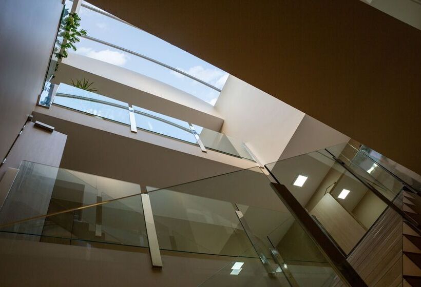 ホテル Hôtel Les Trois Roses, Meylan Grenoble The Originals Boutique