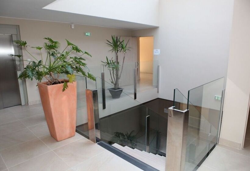 ホテル Hôtel Les Trois Roses, Meylan Grenoble The Originals Boutique