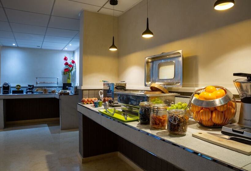 ホテル Hôtel Les Trois Roses, Meylan Grenoble The Originals Boutique