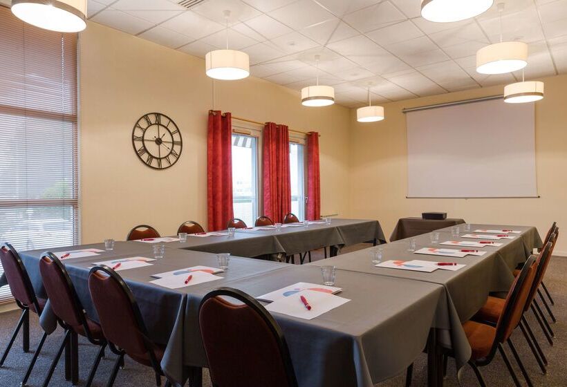 בית מלון כפרי The Originals City, Hôtel Du Faucigny, Cluses Ouest