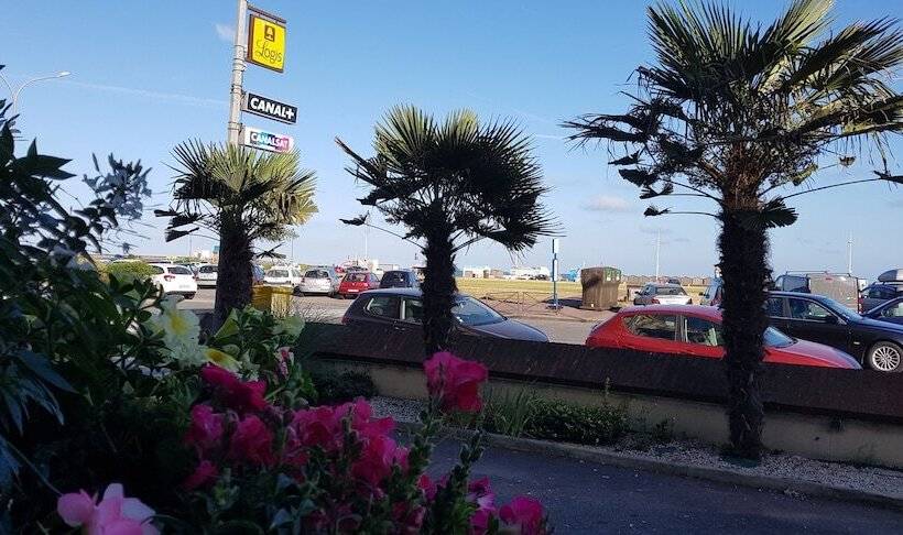 Отель Hôtel Windsor Contact Hôtel