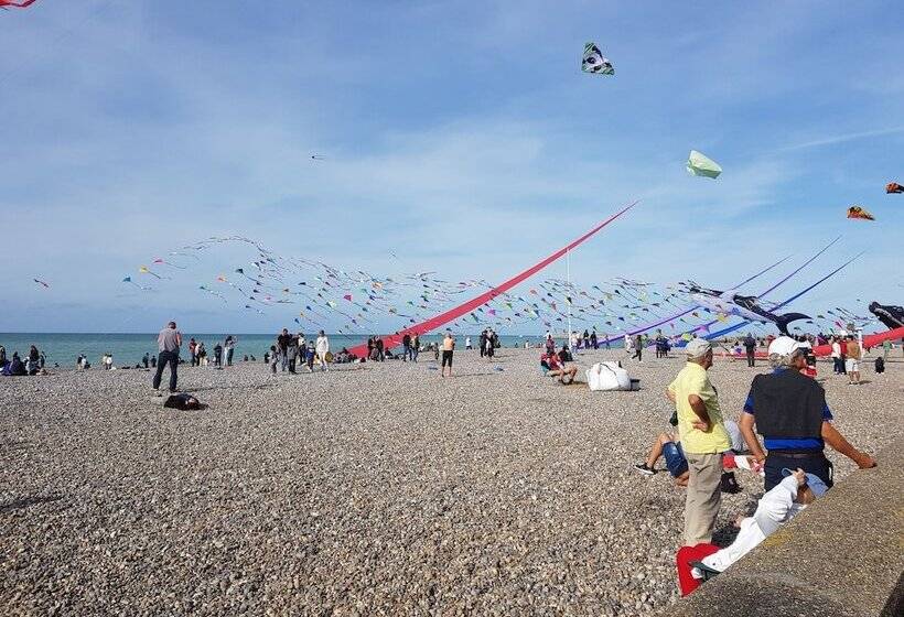 Отель Hôtel Windsor Contact Hôtel