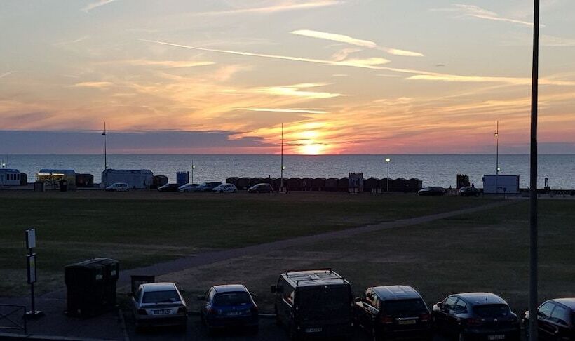 Отель Hôtel Windsor Contact Hôtel