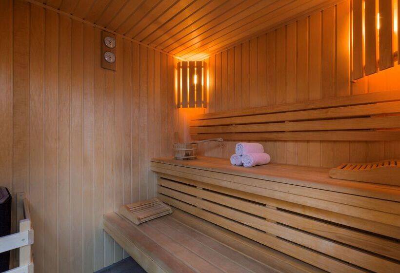 Best Western Les Bains Hotel Et Spa