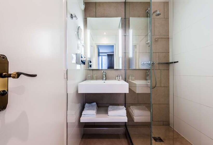 Отель Best Western Saint Louis Grand Paris Vincennes