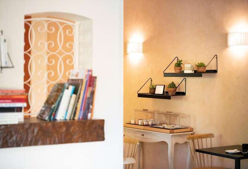 Cit Hotel Logis De Brou