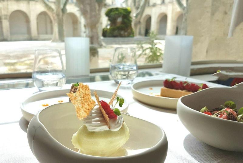 هتل Hôtel Cloitre Saint Louis Avignon