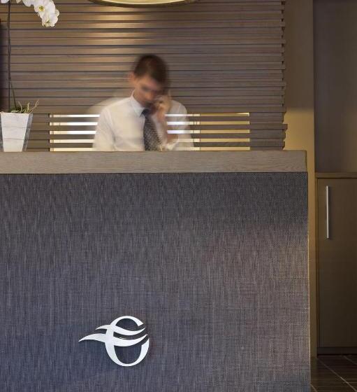 هتل Escale Oceania Aixenprovence