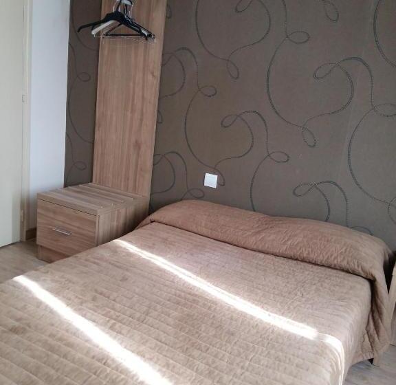 ホテル Hôtel Roi René