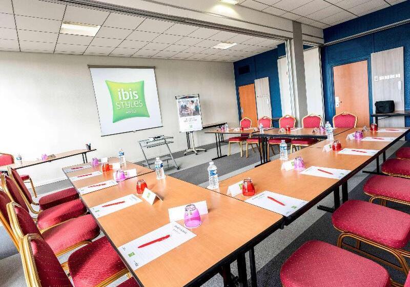 בית מלון כפרי Ibis Styles Beauvais