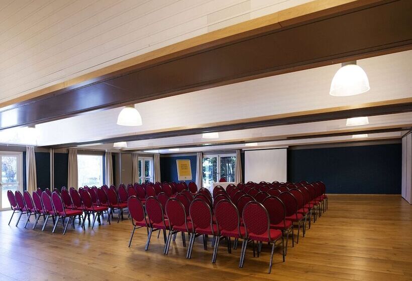 ホテル Ibis Styles Lille Neuville En Ferrain