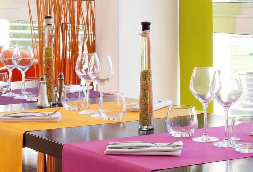 בית מלון כפרי Ibis Styles Ouistreham