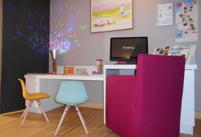 בית מלון כפרי Ibis Styles Ouistreham