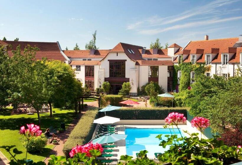 Отель Le Manoir De Gressy