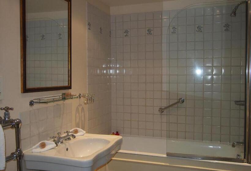 Отель Le Manoir De Gressy