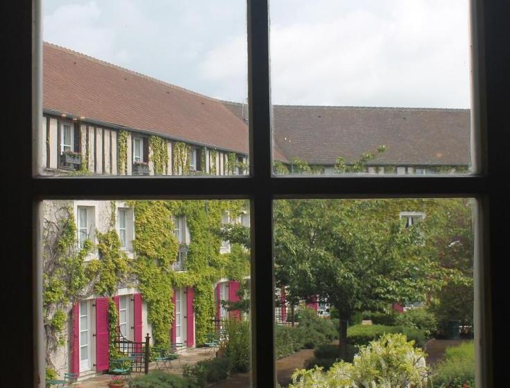 Отель Le Manoir De Gressy