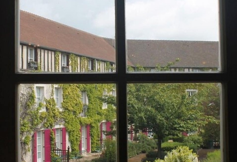 Отель Le Manoir De Gressy