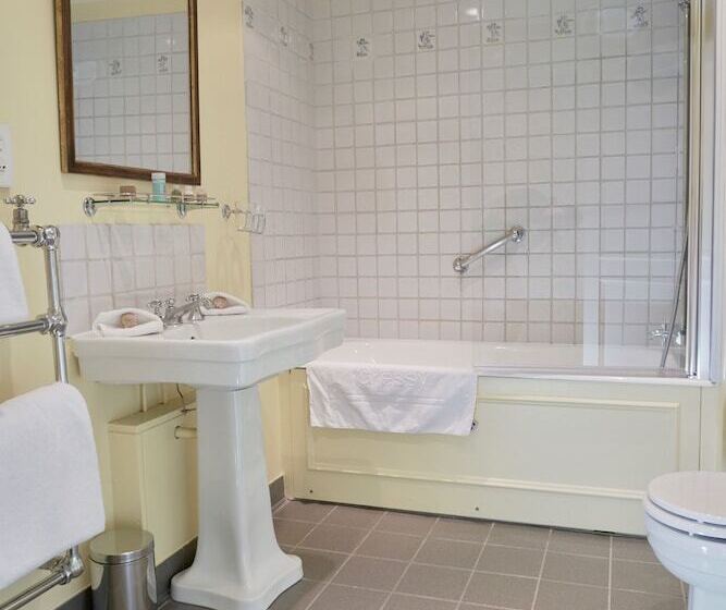 Отель Le Manoir De Gressy