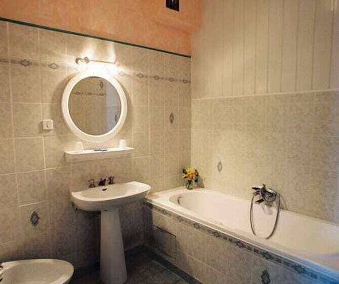 호텔 Logis Hôtel Saint Jacques