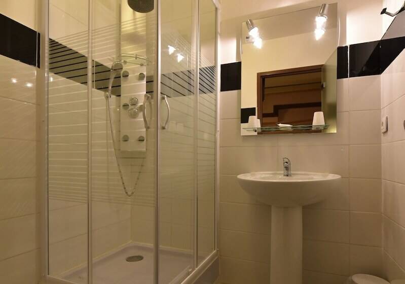 호텔 Logis Hôtel Saint Jacques