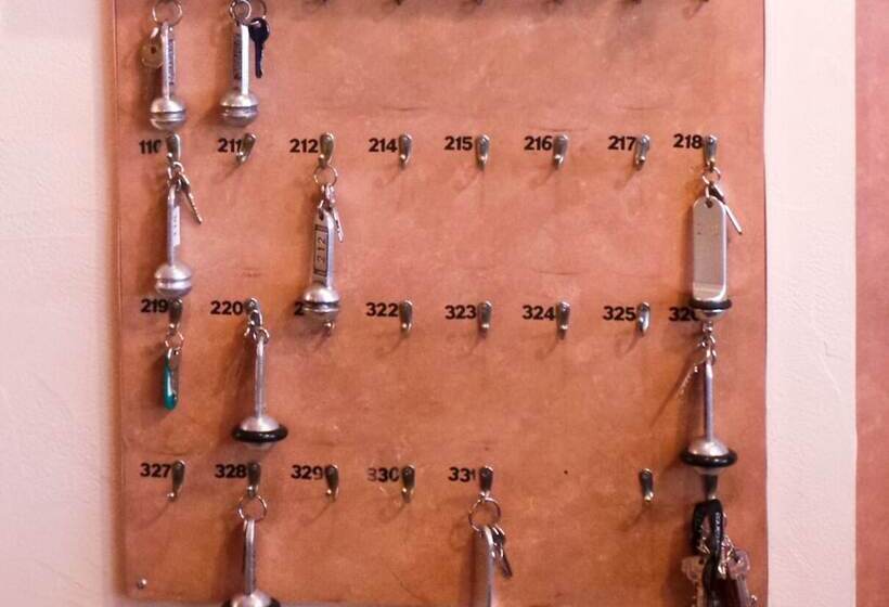 호텔 Logis Hôtel Saint Jacques