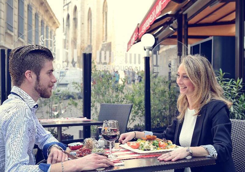 هتل Mercure Avignon Centre Palais Des Papes