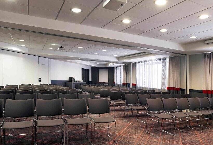 בית מלון כפרי Mercure Paris La Défense Grande Arche