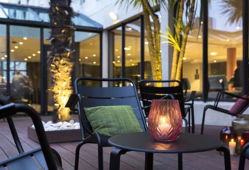 בית מלון כפרי Hôtel Oceania Nantes Aéroport