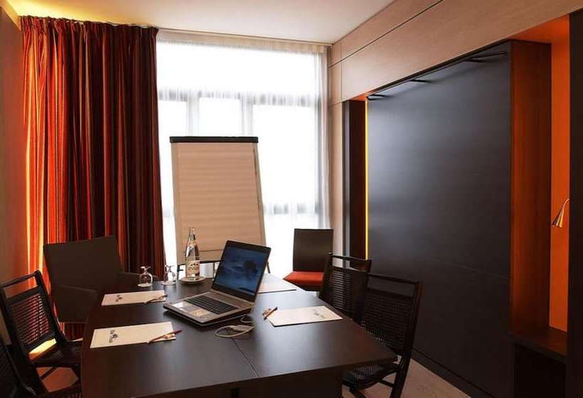 בית מלון כפרי Hôtel Oceania Nantes Aéroport