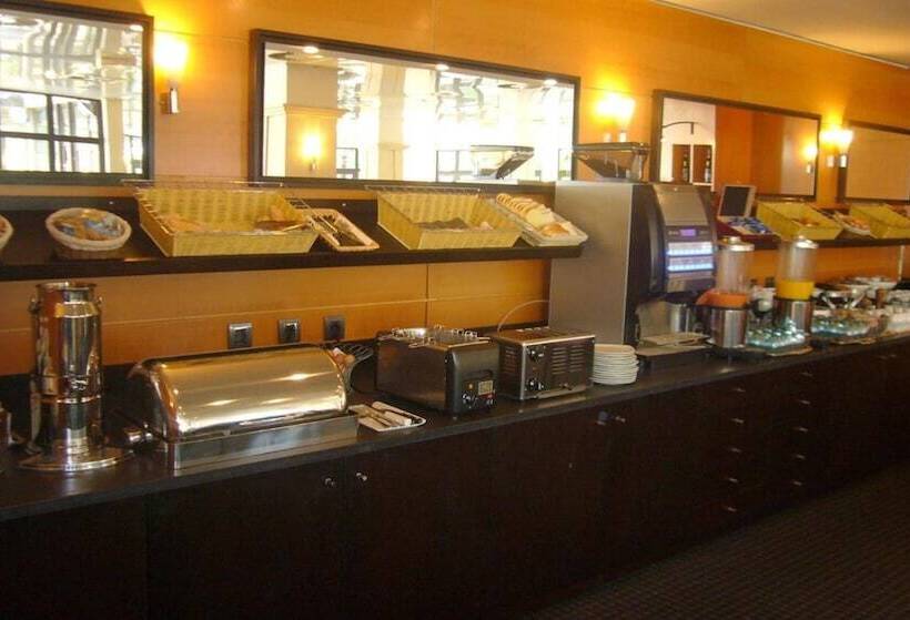 בית מלון כפרי Hôtel Oceania Nantes Aéroport