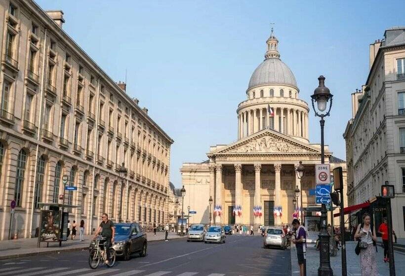 ホテル Quartier Latin