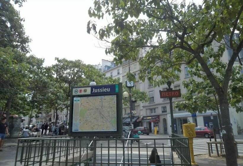 ホテル Quartier Latin