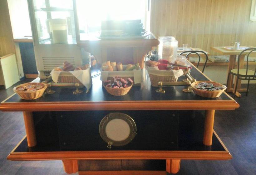 ホテル Stars Lyon Bron