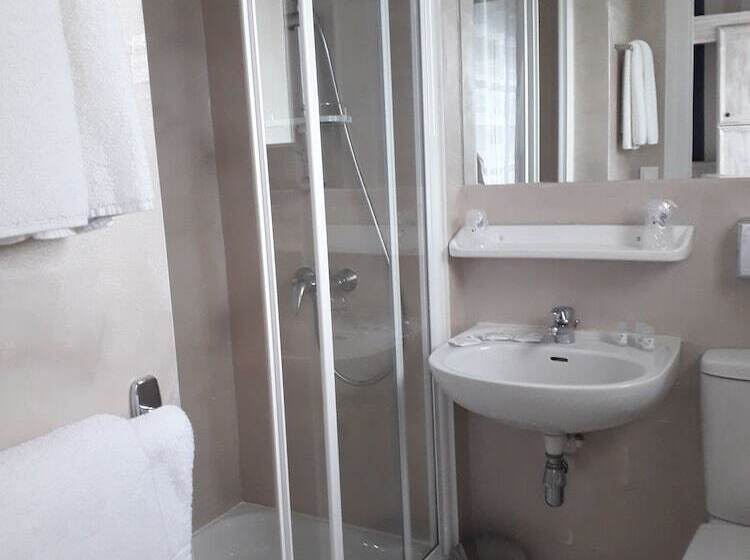 فندق Hôtel The Originals Miramar, Royan Pontaillac