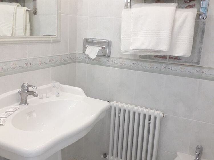 فندق Hôtel The Originals Miramar, Royan Pontaillac