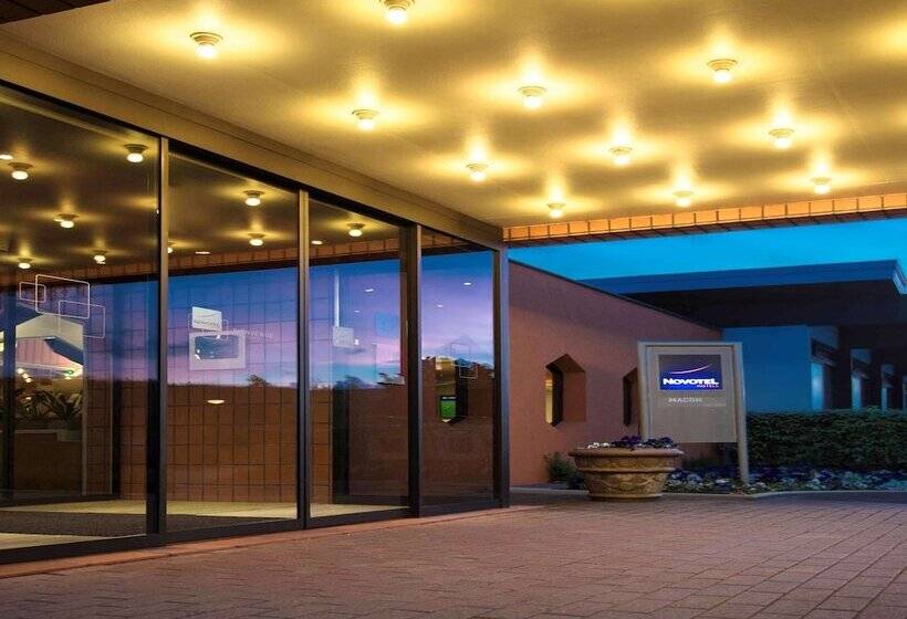 Novotel Mâcon Nord Autoroute Du Soleil