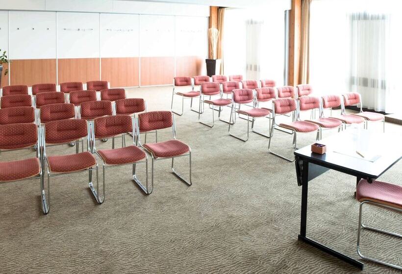 Novotel Mâcon Nord Autoroute Du Soleil