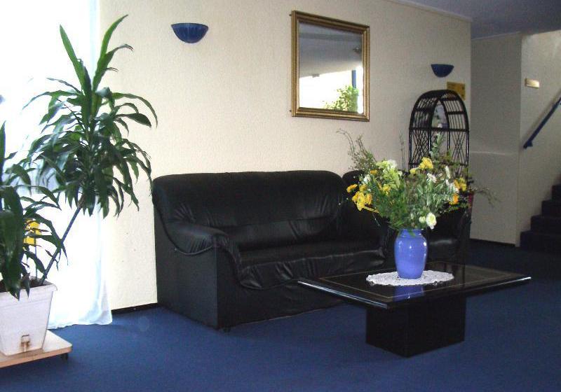 Отель Stars Dijon Sud