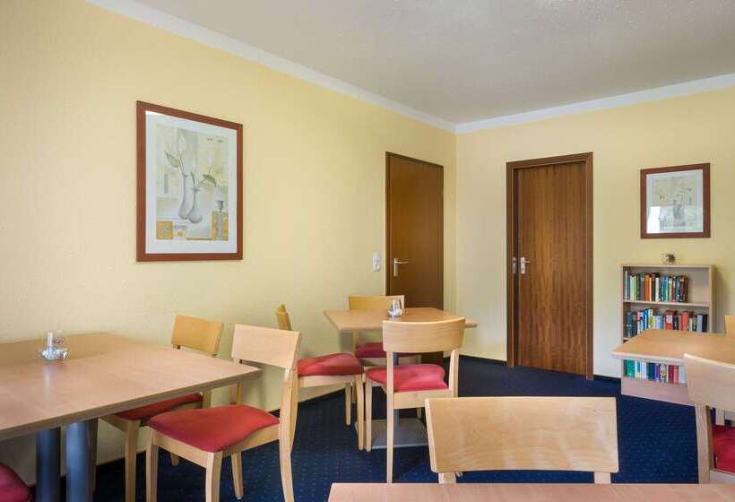 בית מלון כפרי Acora Bonn Living The City