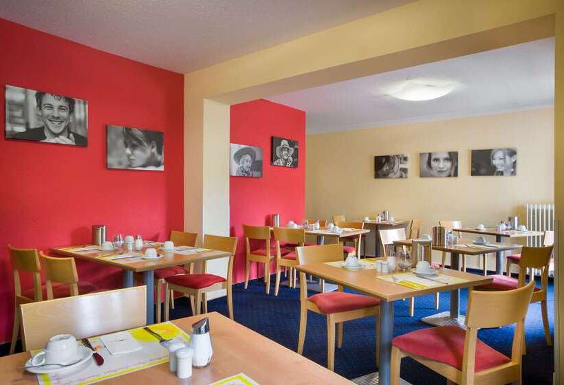 בית מלון כפרי Acora Bonn Living The City