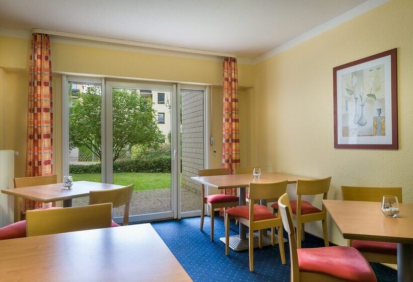 בית מלון כפרי Acora Bonn Living The City