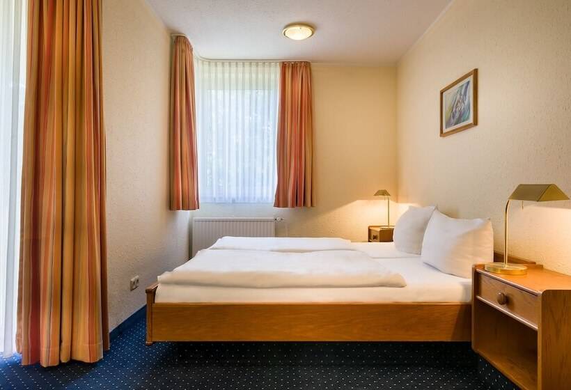 בית מלון כפרי Acora Bonn Living The City