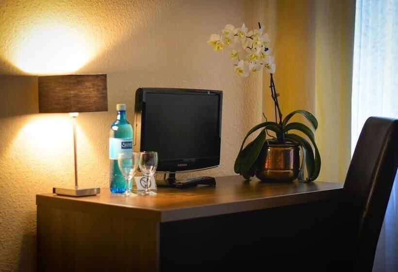 Отель Am Landeshaus