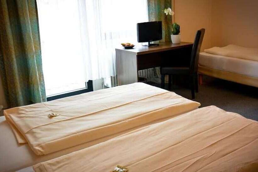 Отель Am Landeshaus